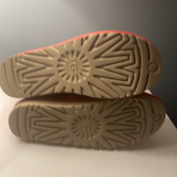 Ugg Womens classic mini winter boot. - Picture 4 of 6